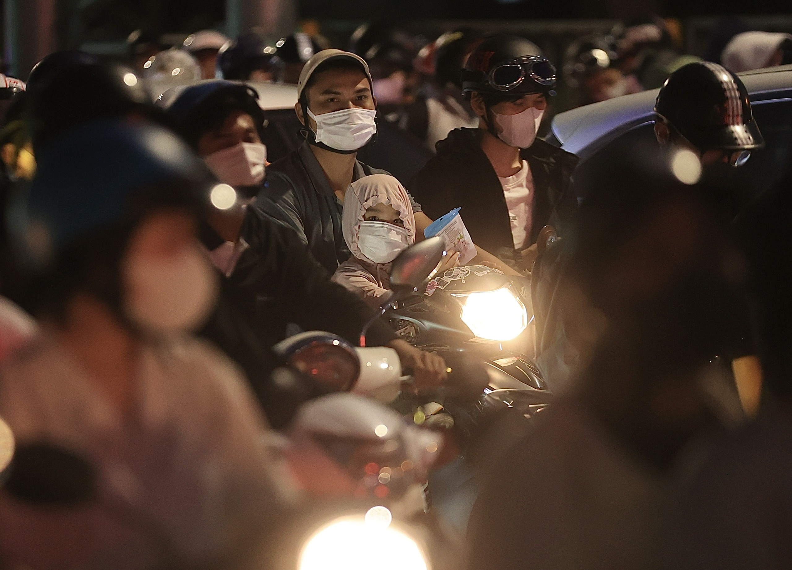 Giao th&ocirc;ng H&agrave; Nội ng&agrave;y cuối nghỉ lễ 2/9: Đ&ocirc;ng nhưng kh&ocirc;ng &ugrave;n tắc- Ảnh 8.