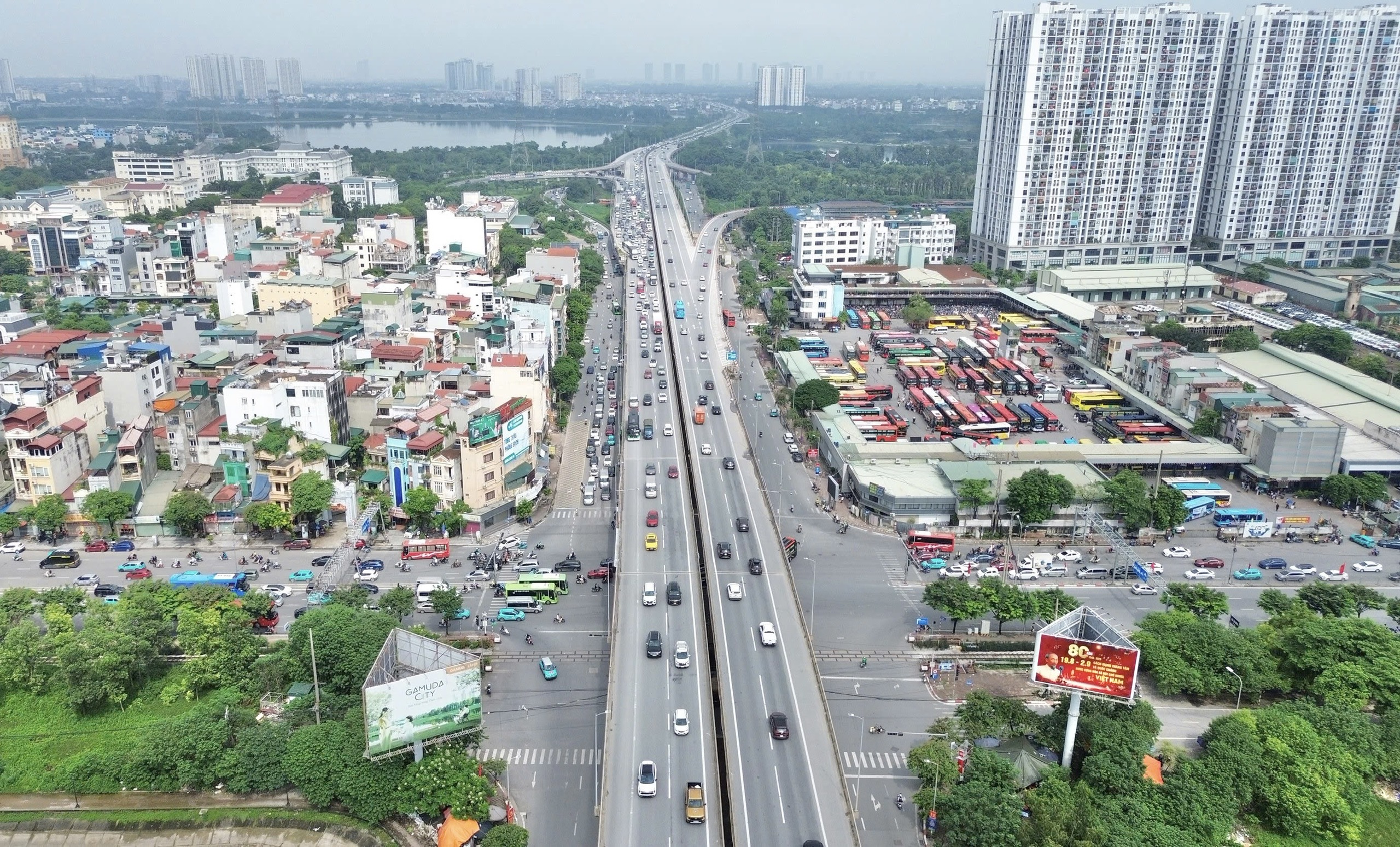 Giao th&ocirc;ng H&agrave; Nội ng&agrave;y cuối nghỉ lễ 2/9: Đ&ocirc;ng nhưng kh&ocirc;ng &ugrave;n tắc- Ảnh 4.