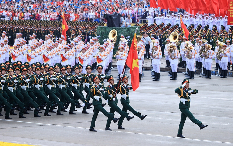 Ho&agrave;nh tr&aacute;ng lễ diễu binh, diễu h&agrave;nh A80: Ki&ecirc;u h&atilde;nh, tự h&agrave;o tiến v&agrave;o kỷ nguy&ecirc;n h&ugrave;ng cường