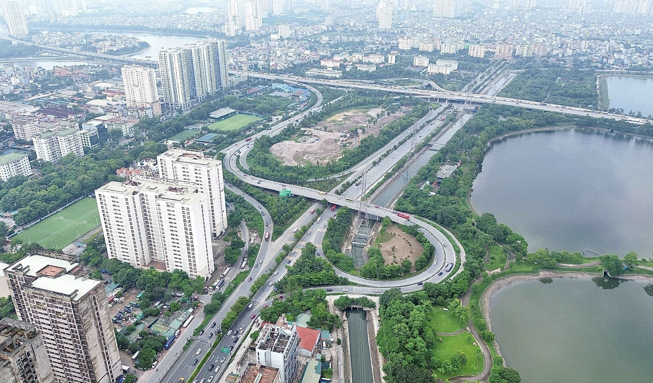 Giao th&ocirc;ng H&agrave; Nội ng&agrave;y cuối nghỉ lễ 2/9: Đ&ocirc;ng nhưng kh&ocirc;ng &ugrave;n tắc- Ảnh 1.