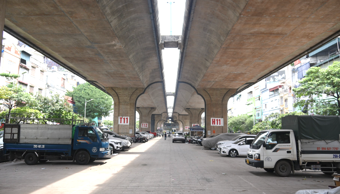 Bộ Xây dựng chỉ đạo “nóng” sau vụ cháy hàng trăm xe máy dưới gầm cầu Vĩnh Tuy- Ảnh 1. Bộ Xây dựng chỉ đạo “nóng” sau vụ cháy hàng trăm xe máy dưới gầm cầu Vĩnh Tuy- Ảnh 1.