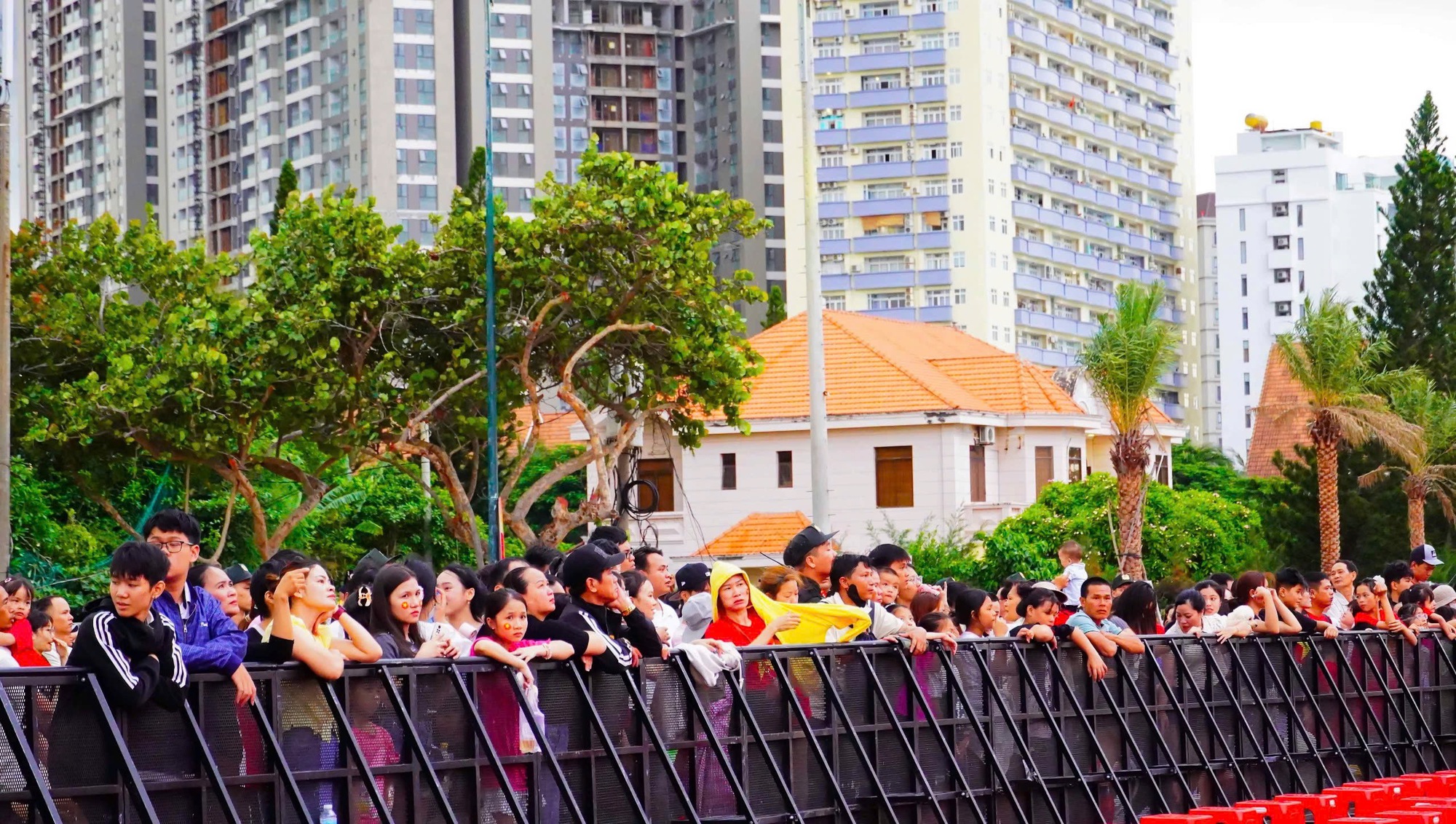 Đồng Nai - TP.HCM: Chuẩn bị xong ng&agrave;n gi&agrave;n ph&aacute;o hoa sẵn s&agrave;ng chờ tỏa s&aacute;ng giữa phố v&agrave; biển- Ảnh 10.