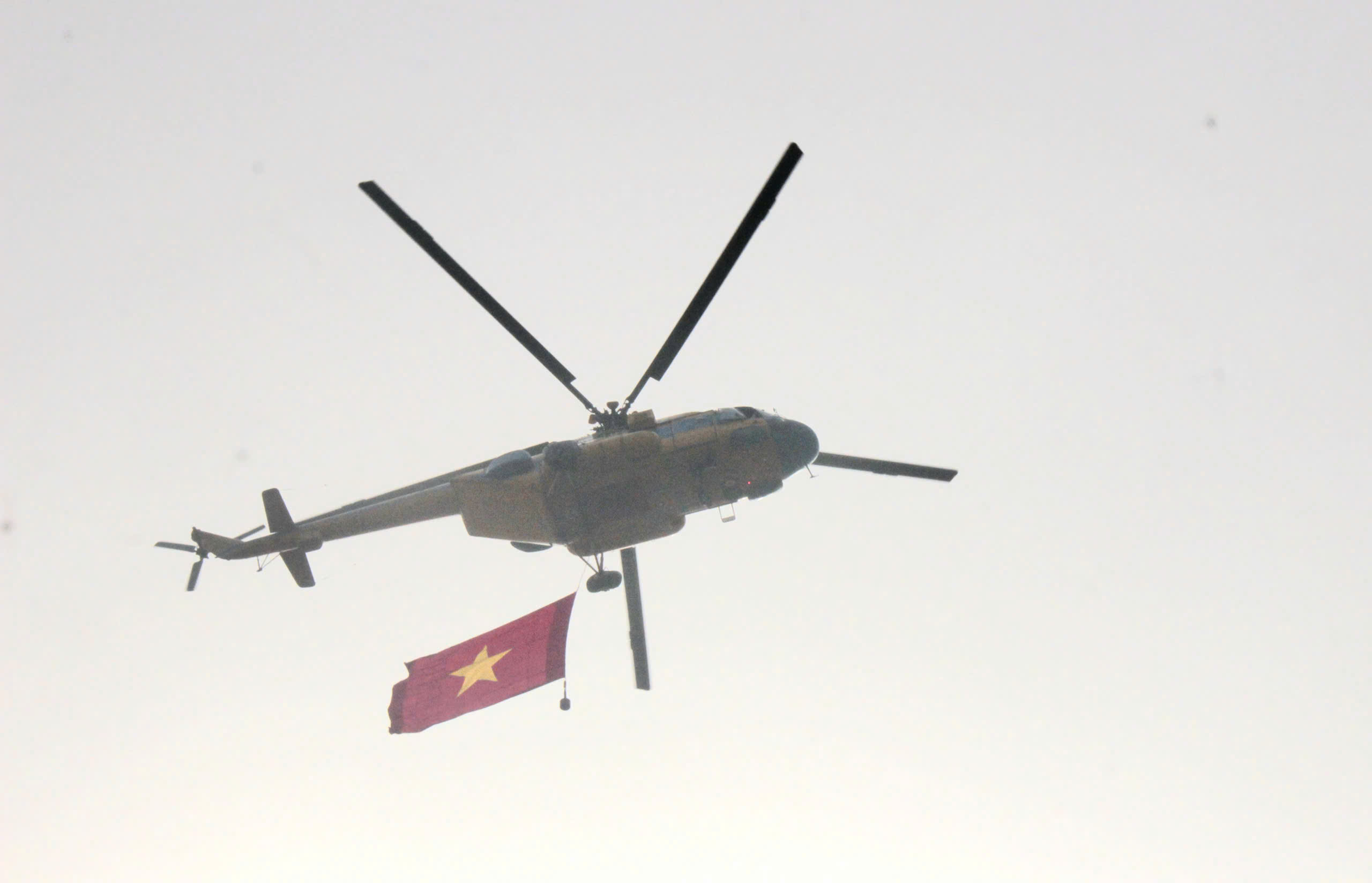 Những h&igrave;nh ảnh h&ugrave;ng tr&aacute;ng tại lễ diễu binh, diễu h&agrave;nh mừng 80 năm Quốc kh&aacute;nh- Ảnh 6.