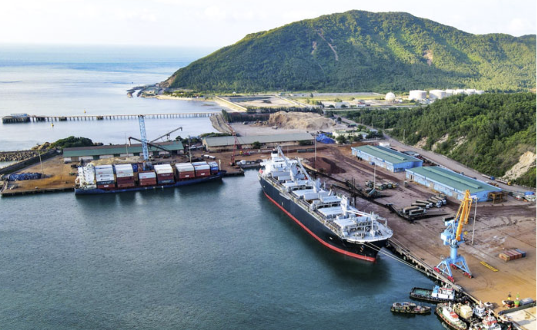 Điều chỉnh quy hoạch cảng H&agrave; Tĩnh: Đề xuất th&ecirc;m bến LNG Vũng &Aacute;ng- Ảnh 1.