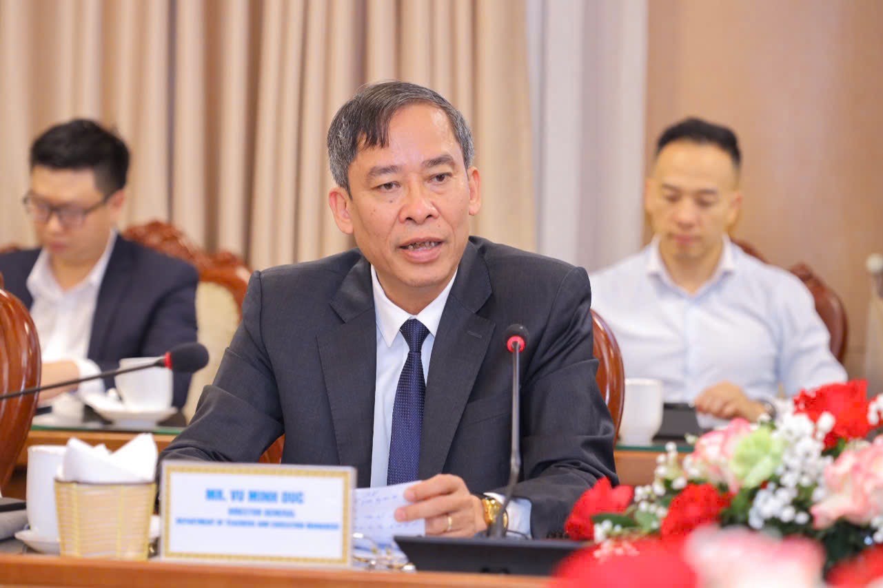 Học sinh lớp 7 k&eacute;o t&oacute;c, x&ocirc; ng&atilde; gi&aacute;o vi&ecirc;n, Bộ Gi&aacute;o dục v&agrave; Đ&agrave;o tạo n&oacute;i g&igrave;? - Ảnh 1.