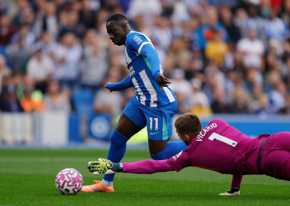 Sai lầm phản lưới, Brighton đ&aacute;nh rơi chiến thắng trước Tottenham- Ảnh 1.