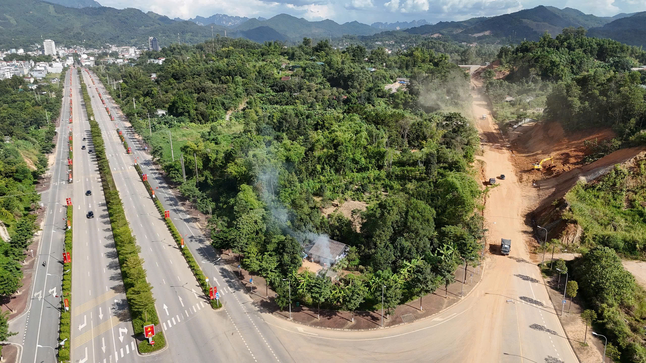 Thay đổi biện pháp thi công, đưa tuyến tránh TP Cao Bằng về đích trong năm 2025- Ảnh 14. Thay đổi biện pháp thi công, đưa tuyến tránh TP Cao Bằng về đích trong năm 2025- Ảnh 14.