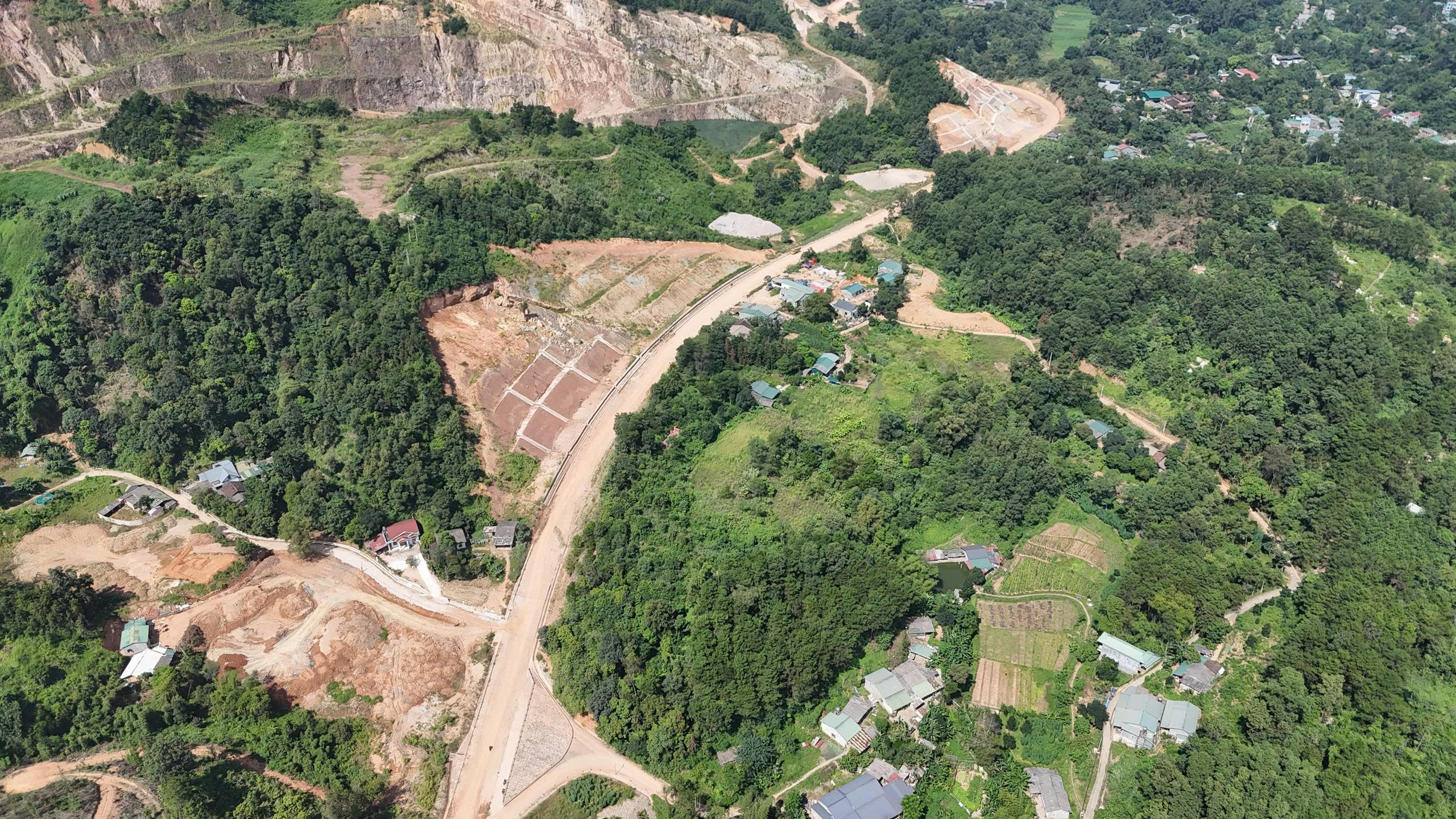 Thay đổi biện pháp thi công, đưa tuyến tránh TP Cao Bằng về đích trong năm 2025- Ảnh 5. Thay đổi biện pháp thi công, đưa tuyến tránh TP Cao Bằng về đích trong năm 2025- Ảnh 5.