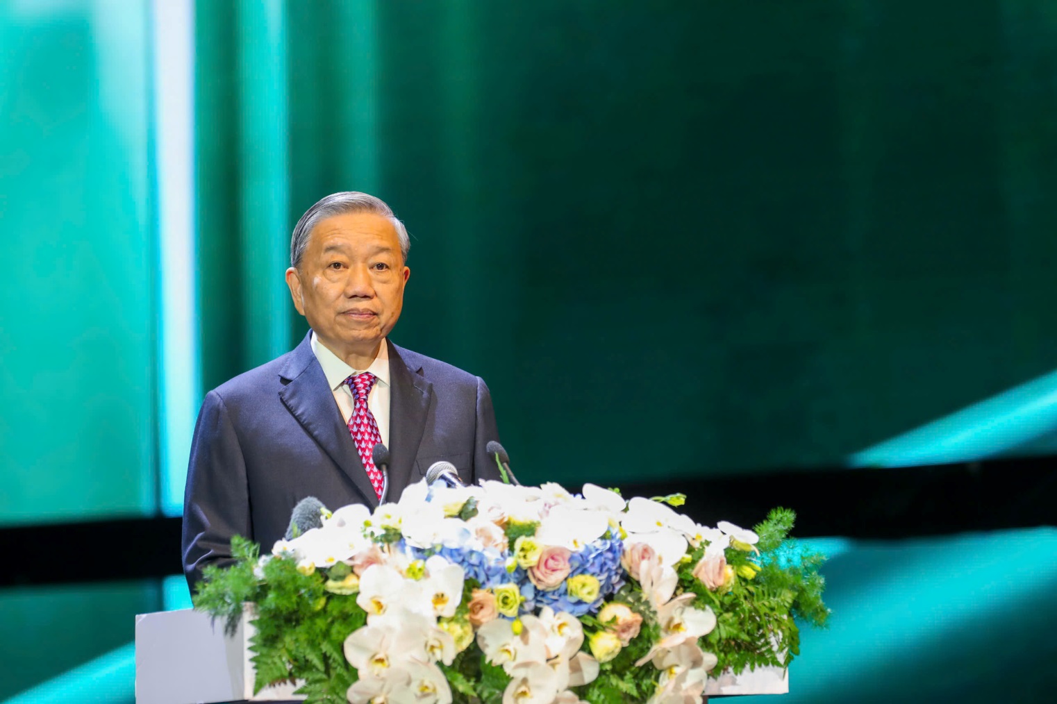 Chặng đường Petrovietnam được viết bằng ý chí tự lực, tự cường, khát vọng Việt Nam- Ảnh 1. E:\Năm 2025\Tháng 9\Hình ảnh\Kỷ niệm 50 năm PVN\z7035295826091_1cfb5786044cdd3227866bd5cc7209d5.jpg