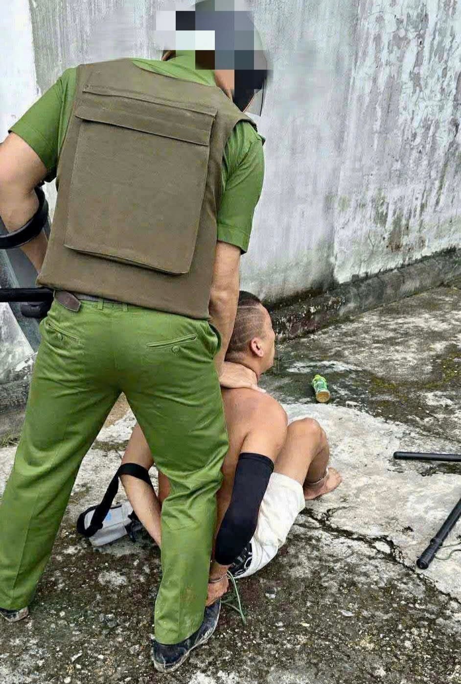 Bắt đối tượng d&ugrave;ng s&uacute;ng tự chế bắn anh trai- Ảnh 2.