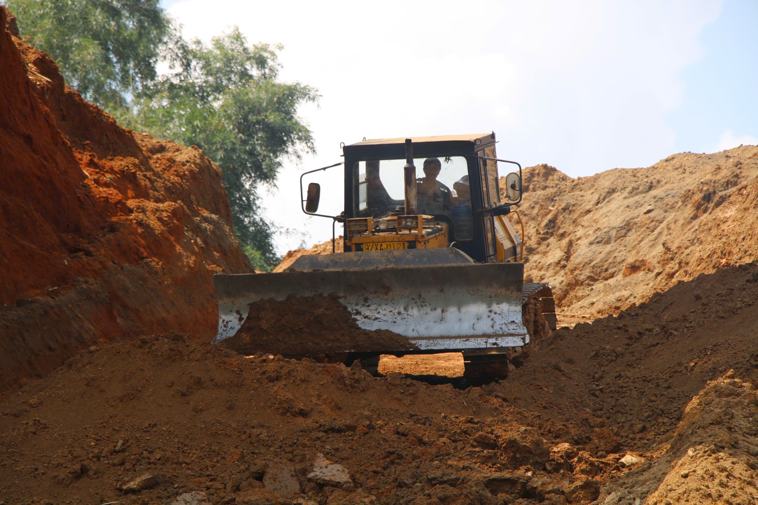 Chính sách đặc thù cấp phép mỏ vật liệu tạo "bàn đạp" đưa loạt cao tốc về đích sớm- Ảnh 2. Chính sách đặc thù cấp phép mỏ vật liệu tạo "bàn đạp" đưa loạt cao tốc về đích sớm- Ảnh 2.