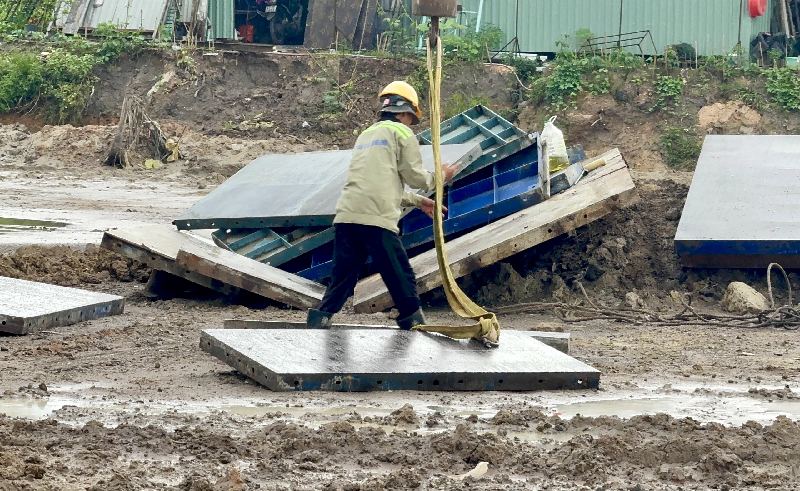 Mưa ngập cản trở, cao tốc Bi&ecirc;n H&ograve;a - Vũng T&agrave;u tăng tốc để về đ&iacute;ch đ&uacute;ng hẹn 19/12- Ảnh 2.