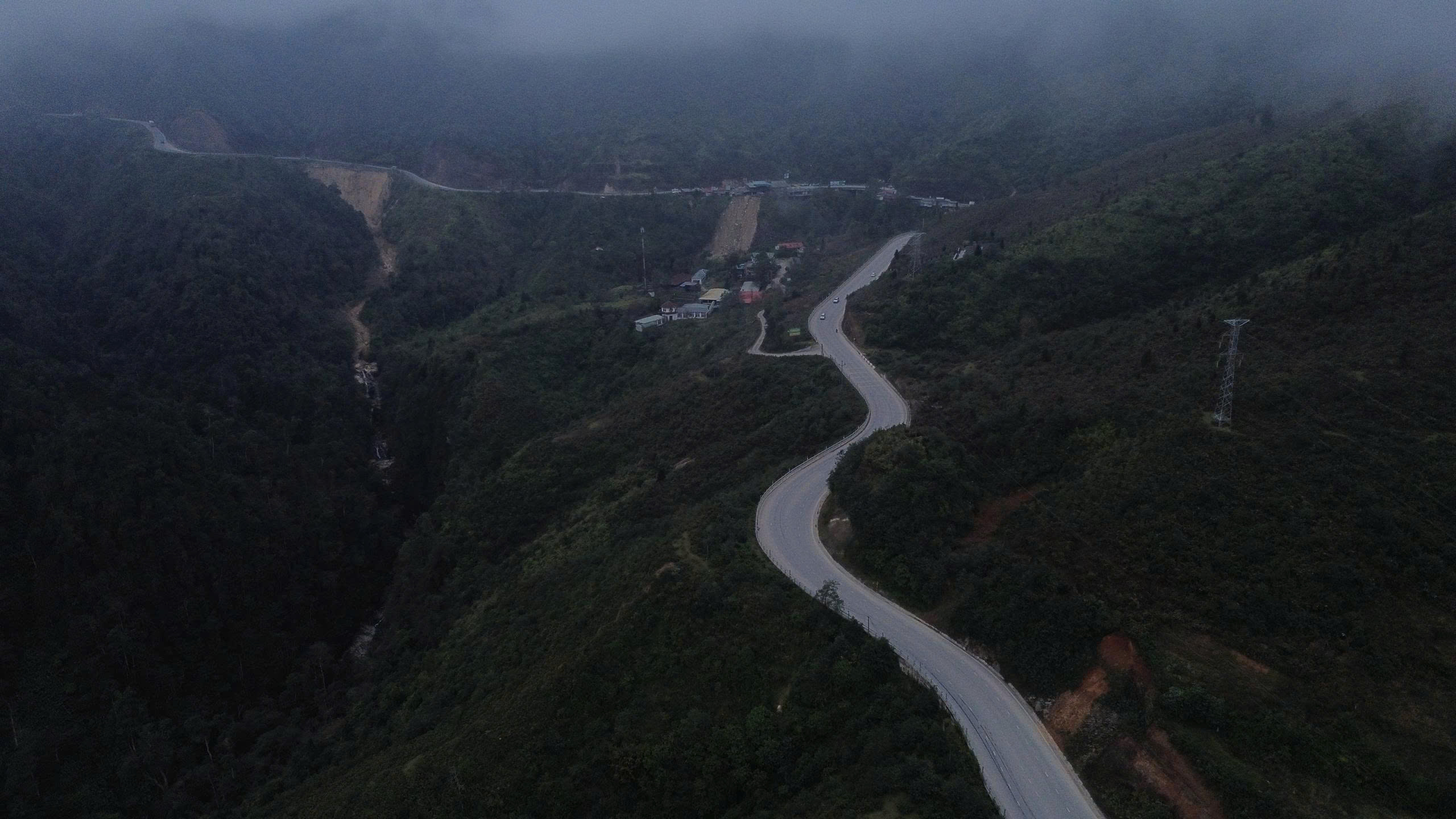 Hầm đường bộ xuy&ecirc;n đ&egrave;o Ho&agrave;ng Li&ecirc;n nối L&agrave;o Cai - Lai Ch&acirc;u sẽ được khởi c&ocirc;ng th&aacute;ng 12- Ảnh 1.