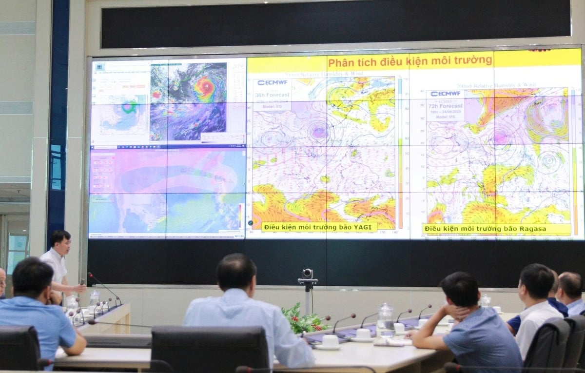 Siêu bão Ragasa đổ bộ Biển Đông trong đêm- Ảnh 2. Siêu bão Ragasa đổ bộ Biển Đông trong đêm- Ảnh 2.