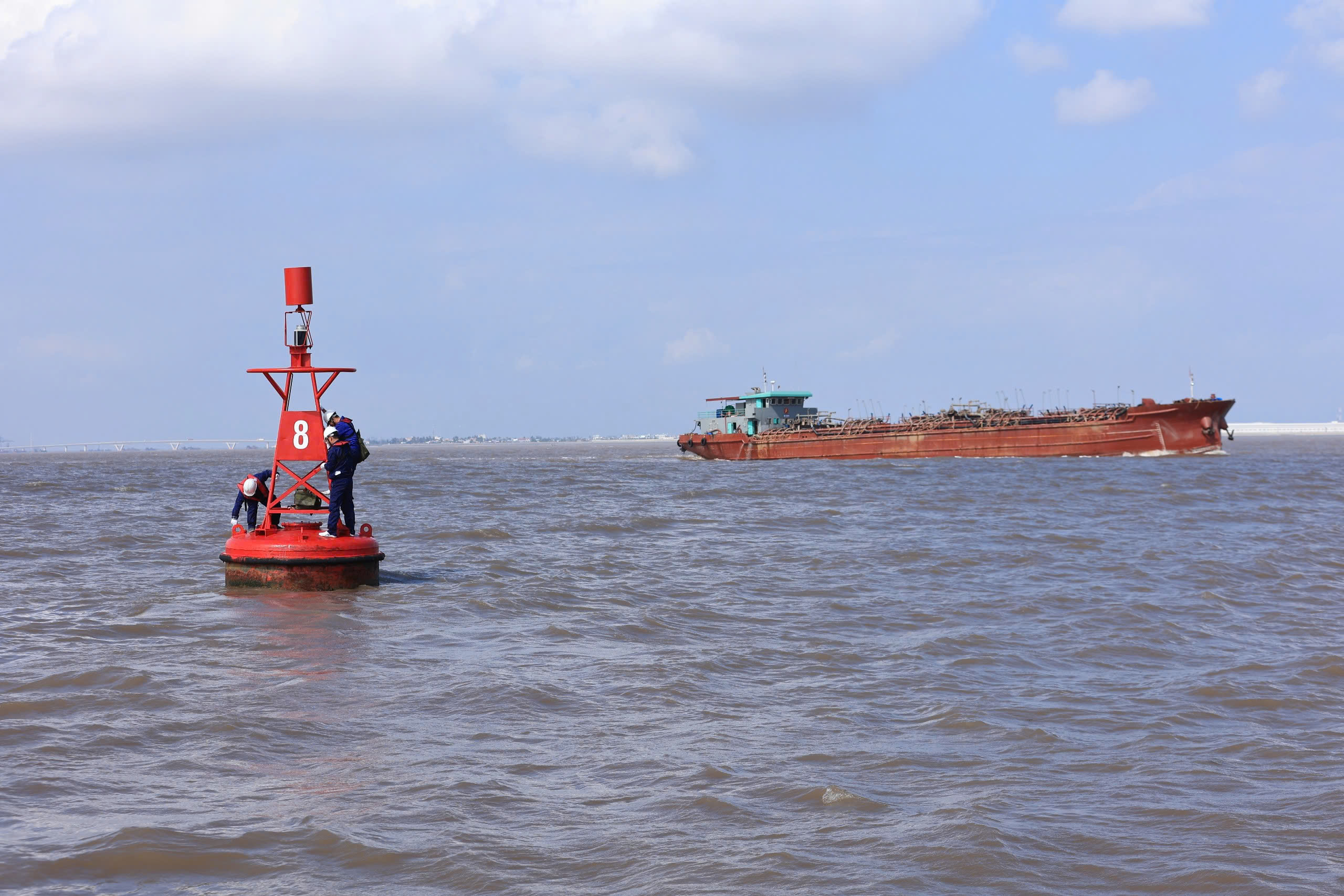 Ph&acirc;n cấp mạnh cho cảng vụ: Ch&iacute;nh quyền gần d&acirc;n, doanh nghiệp hưởng lợi- Ảnh 1.