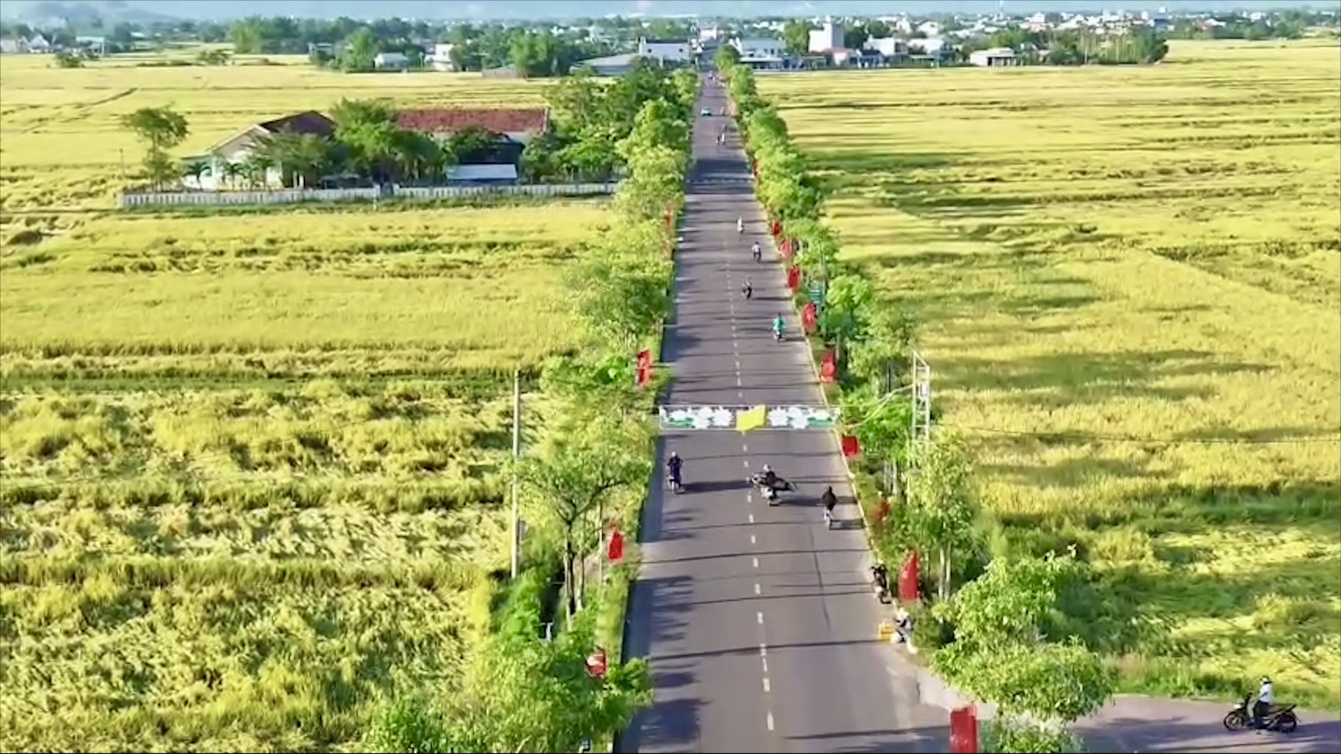 H&agrave;nh tr&igrave;nh x&acirc;y dựng n&ocirc;ng th&ocirc;n mới hiện đại từ sức mạnh l&ograve;ng d&acirc;n ở Gia Lai- Ảnh 2.