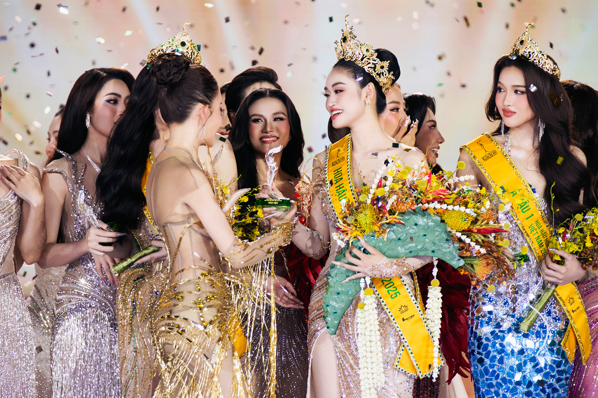 Hoa hậu Yến Nhi: T&ocirc;i thấy m&igrave;nh may mắn v&agrave; mắc nợ mẹ cha- Ảnh 3.