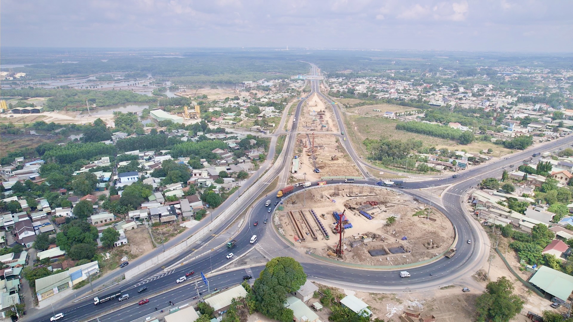 Dứt điểm giải ph&oacute;ng mặt bằng c&aacute;c tuyến kết nối s&acirc;n bay Long Th&agrave;nh để khai th&aacute;c đồng bộ- Ảnh 1.