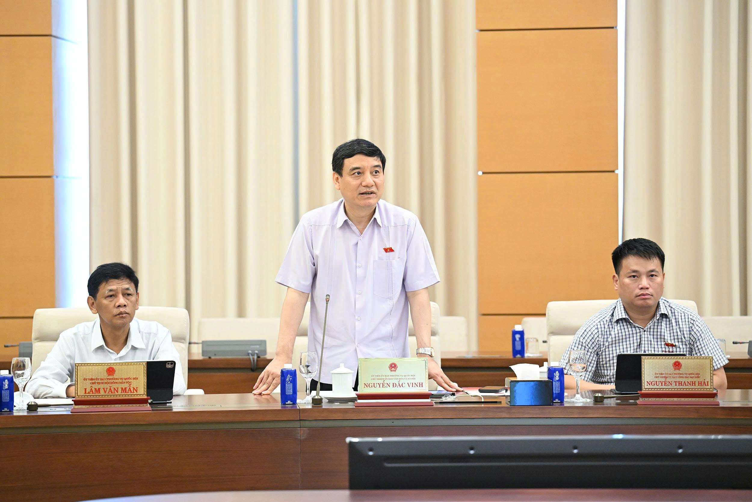 Cần c&oacute; biện ph&aacute;p xử l&yacute; với học sinh "lệch chuẩn rất lớn"- Ảnh 2.