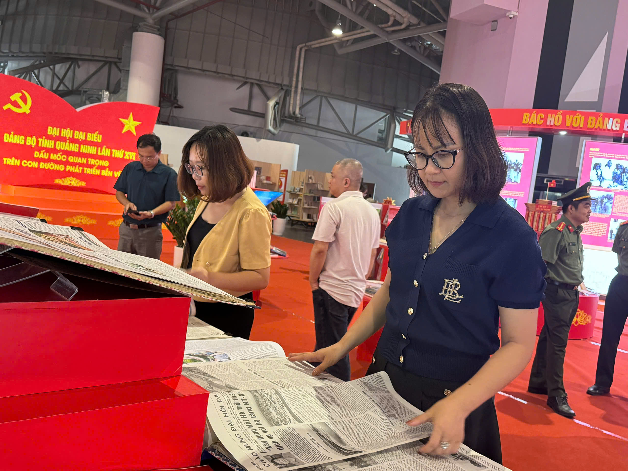 Quảng Ninh trưng b&agrave;y, triển l&atilde;m ch&agrave;o mừng Đại hội Đảng bộ tỉnh lần thứ XVI- Ảnh 4.
