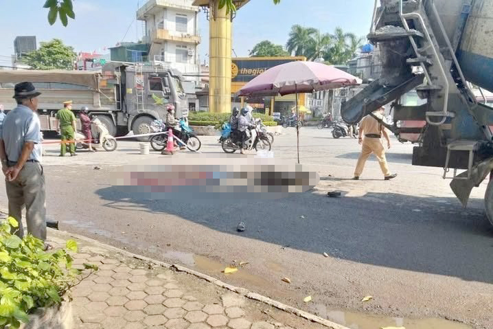 H&agrave; Nội: Th&ecirc;m vụ xe bồn va chạm xe m&aacute;y, c&ocirc; g&aacute;i tử vong- Ảnh 1.