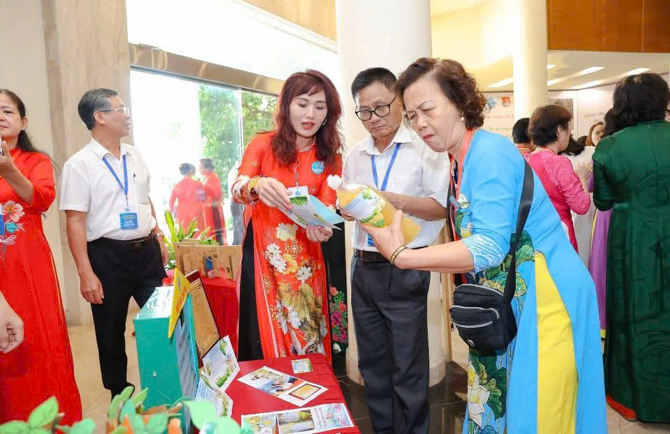 Phụ nữ Thủ đô lan tỏa sáng kiến hay, làm đẹp đời sống từ cơ sở- Ảnh 3. Phụ nữ Thủ đô lan tỏa sáng kiến hay, làm đẹp đời sống từ cơ sở- Ảnh 3.