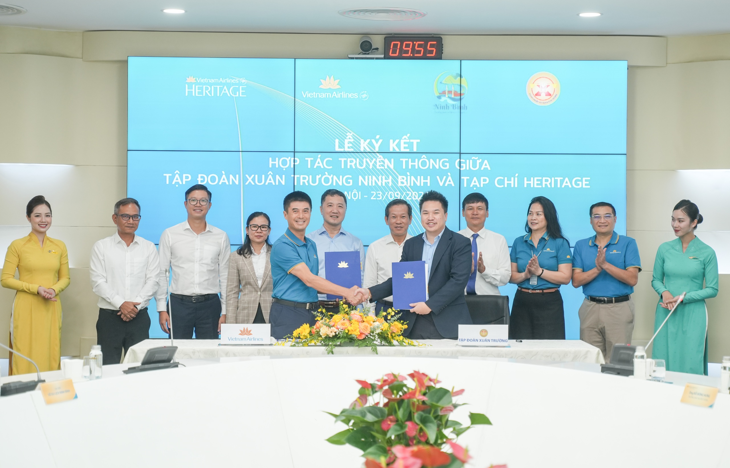 Vietnam Airlines &ldquo;sải c&aacute;nh&rdquo; đưa du lịch Ninh B&igrave;nh vươn tầm quốc tế- Ảnh 1.