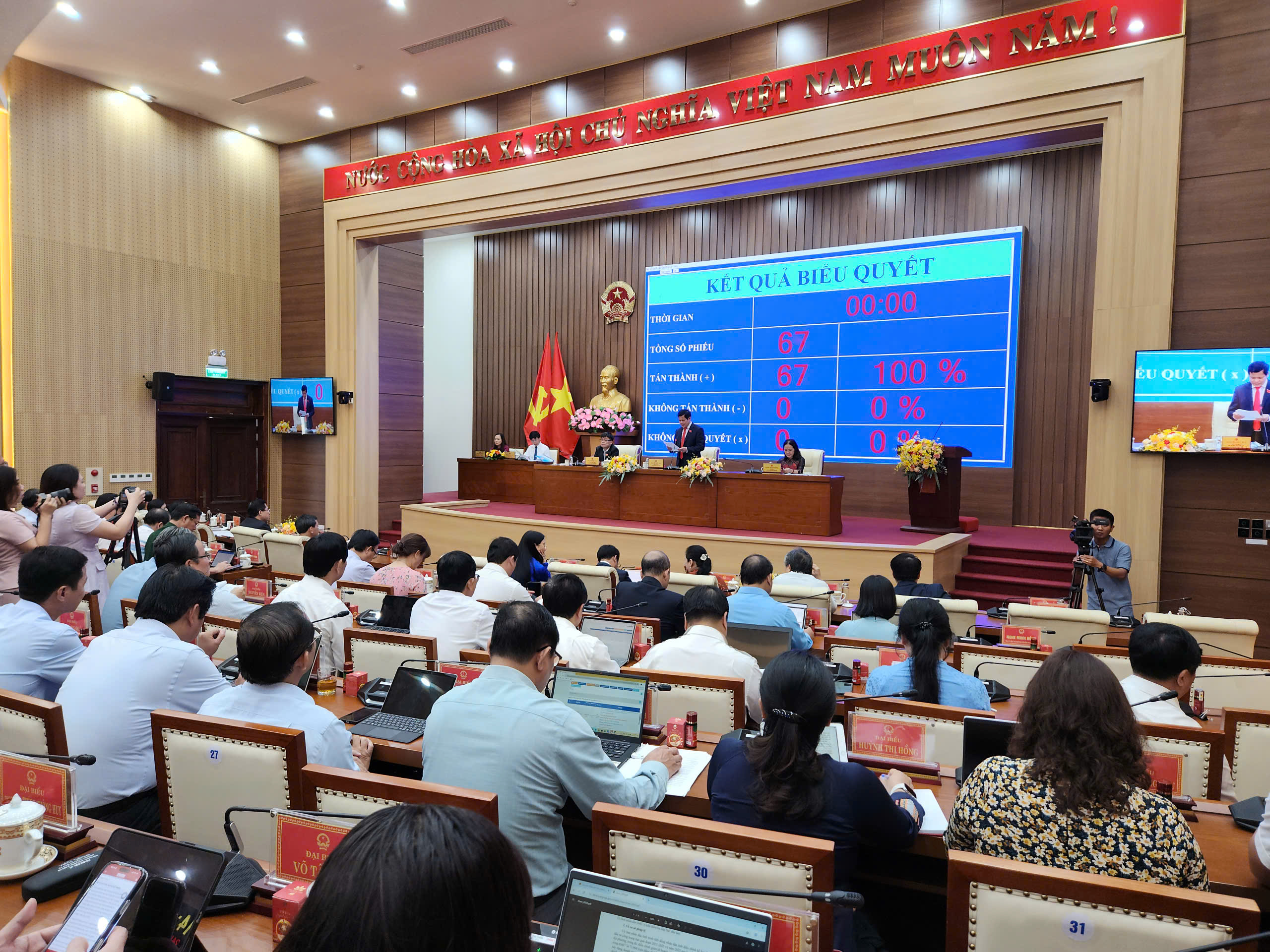 Quảng Ng&atilde;i đề ra nhiều giải ph&aacute;p ph&aacute;t triển nh&agrave; ở x&atilde; hội- Ảnh 6.