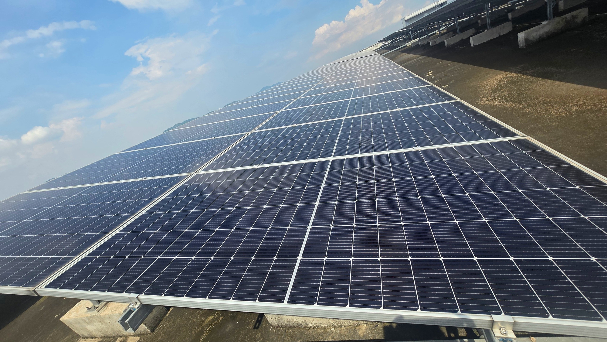 Loạt r&agrave;o cản khiến quyền lựa chọn đơn vị b&aacute;n lẻ điện ngo&agrave;i EVN c&ograve;n xa vời- Ảnh 1.