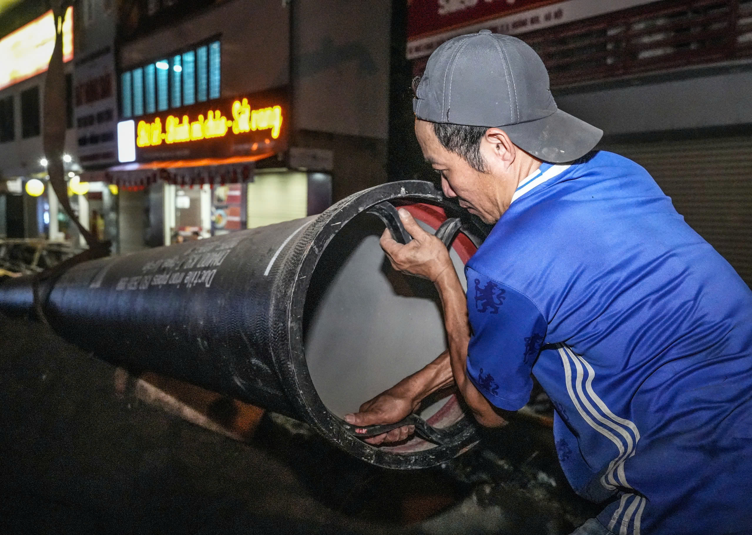 Đ&ecirc;m kh&ocirc;ng ngủ tr&ecirc;n c&ocirc;ng trường V&agrave;nh đai 2,5: Tất bật thi c&ocirc;ng đoạn Đầm Hồng - QL1A- Ảnh 10.