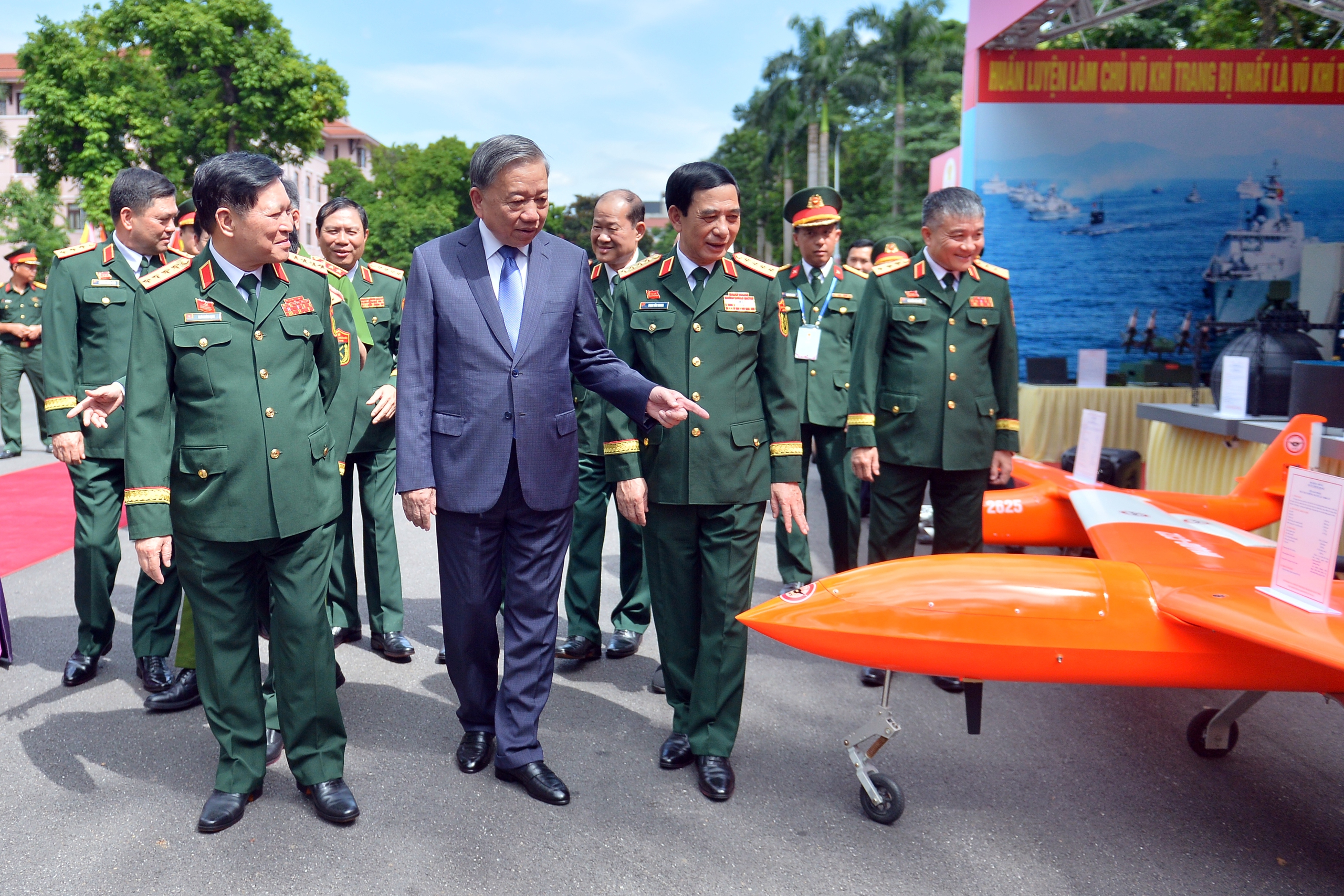 Tổng B&iacute; thư T&ocirc; L&acirc;m dự Đại hội Thi đua quyết thắng to&agrave;n qu&acirc;n lần thứ XI- Ảnh 6.