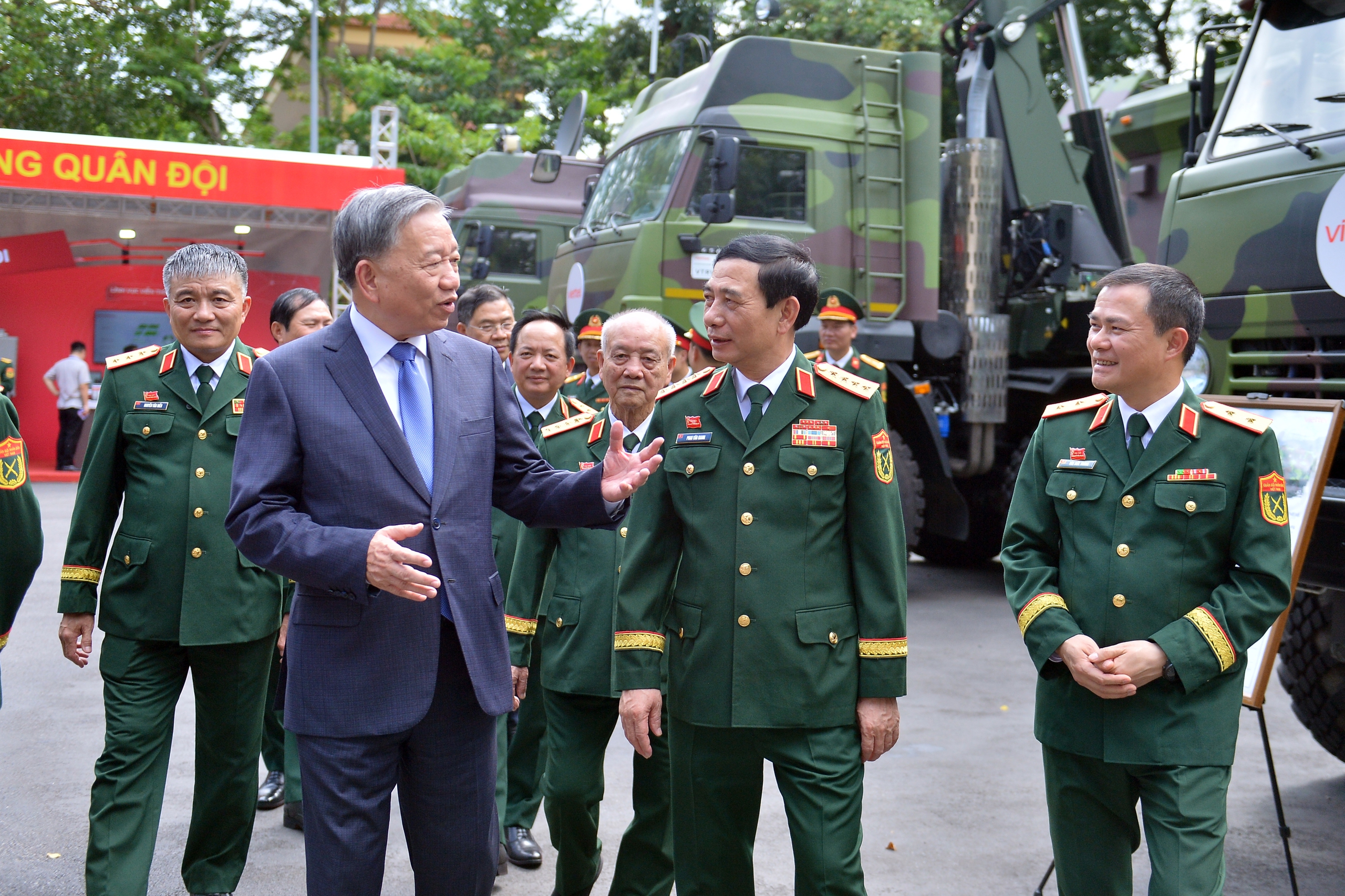 Tổng B&iacute; thư T&ocirc; L&acirc;m dự Đại hội Thi đua quyết thắng to&agrave;n qu&acirc;n lần thứ XI- Ảnh 7.