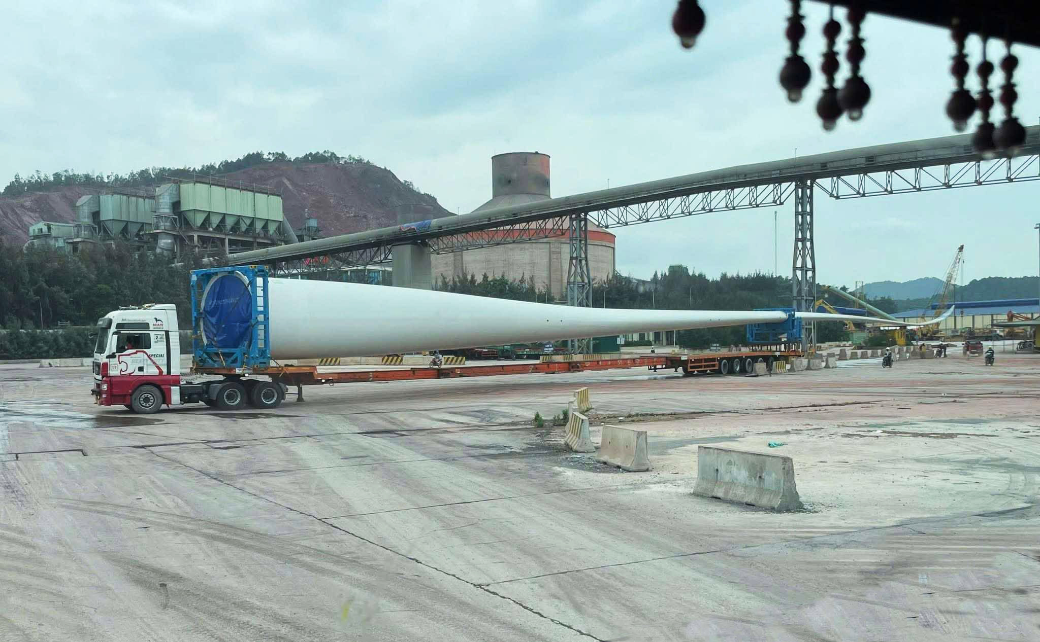 Doanh nghiệp vận tải h&agrave;ng si&ecirc;u trường, si&ecirc;u trọng hưởng lợi nhờ th&ocirc;ng tư mới- Ảnh 2.