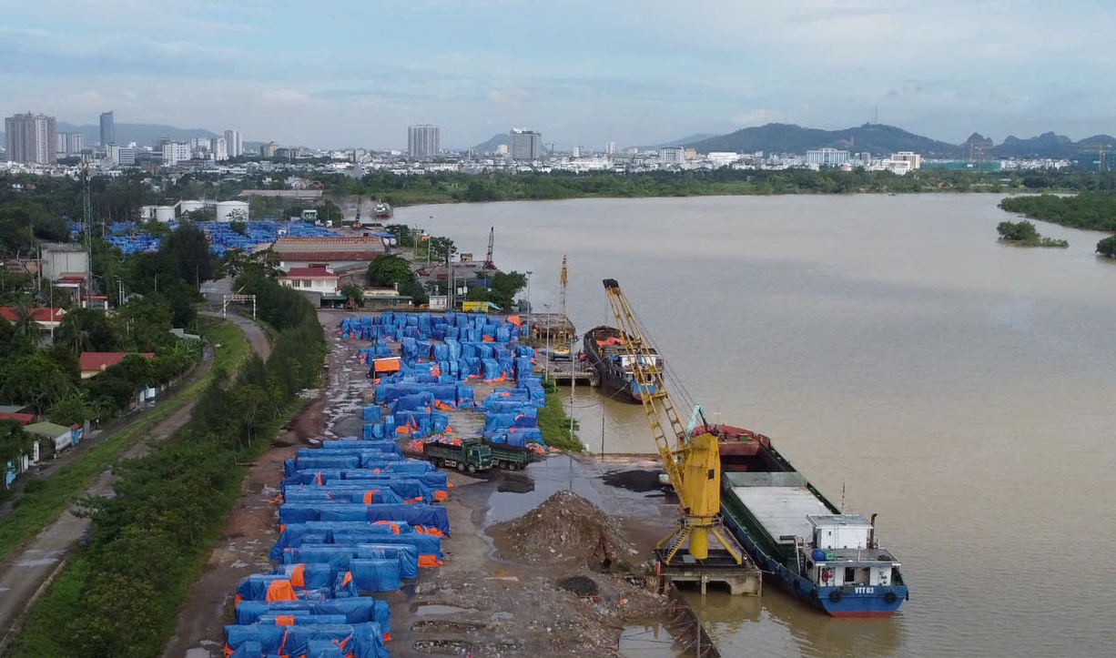 Sản lượng h&agrave;ng h&oacute;a th&ocirc;ng qua cảng biển Thanh H&oacute;a tăng trưởng mạnh- Ảnh 2.