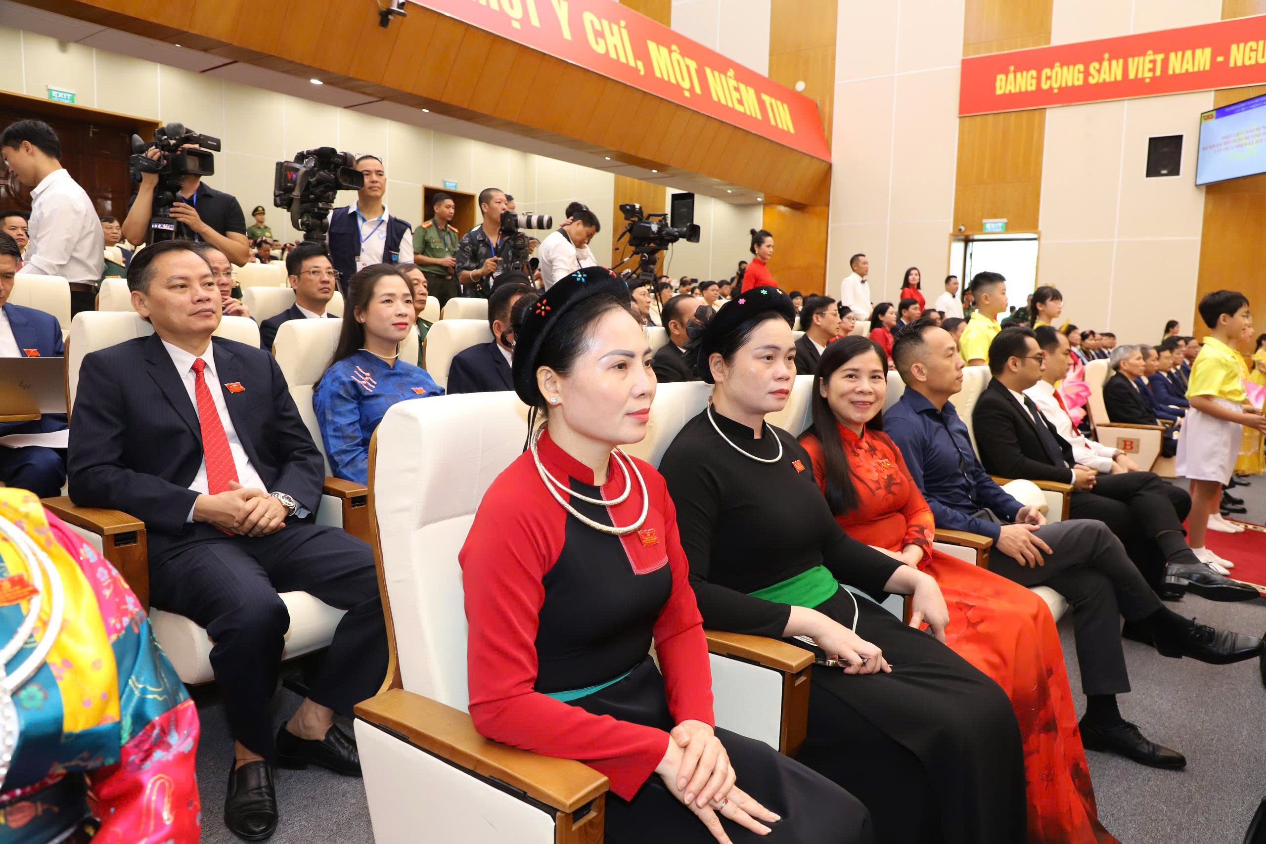 Tuyên Quang đặt mục tiêu phấn đấu đến năm 2030 là tỉnh phát triển khá, toàn diện- Ảnh 4. Tuyên Quang đặt mục tiêu phấn đấu đến năm 2030 là tỉnh phát triển khá, toàn diện- Ảnh 4.