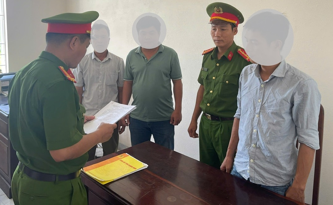 Bắt nh&acirc;n vi&ecirc;n thị trường chiếm đoạt 500 triệu của doanh nghiệp- Ảnh 1.