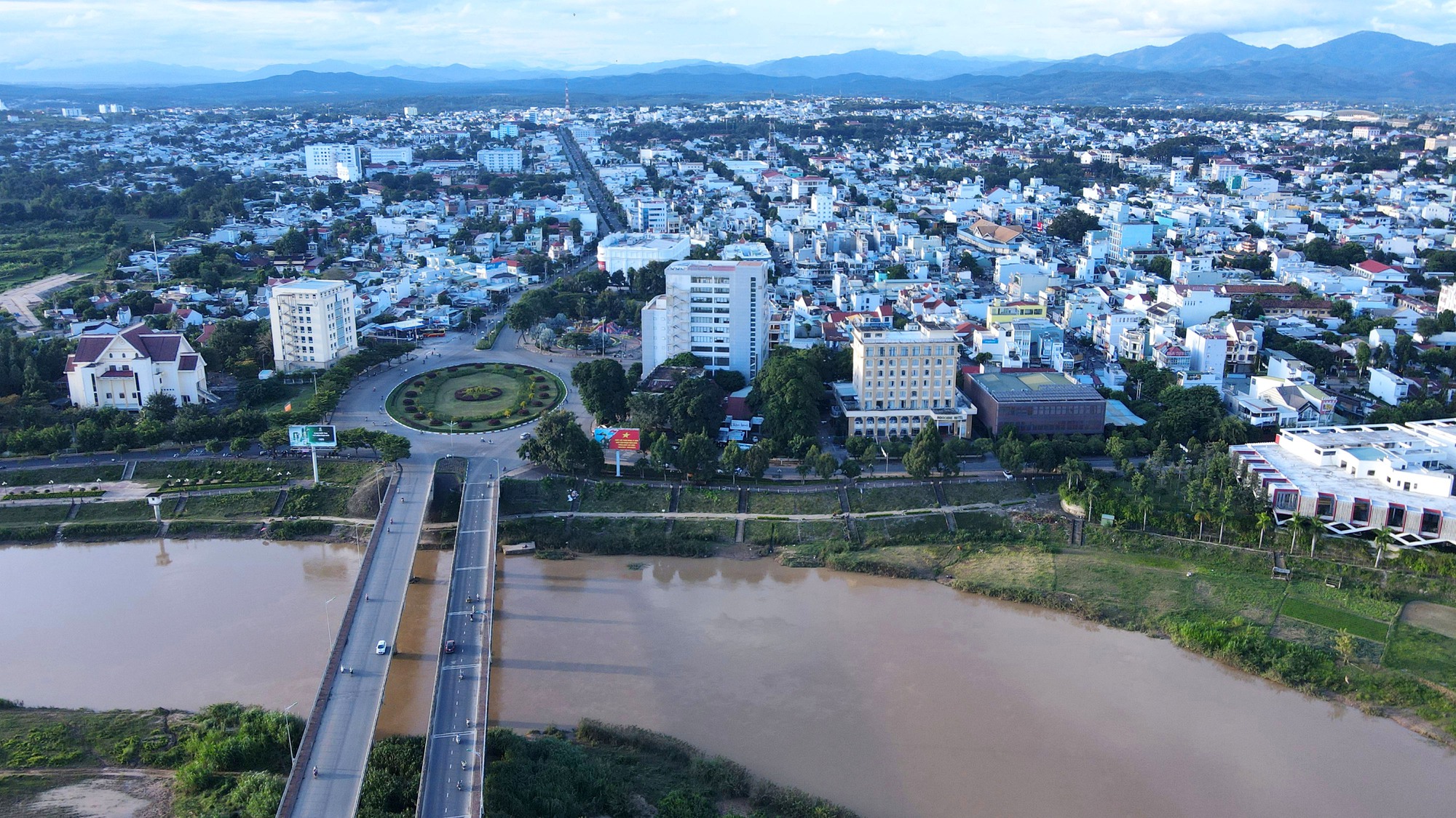 Quảng Ng&atilde;i xin hủy dự &aacute;n đầu tư hạ tầng v&agrave; m&ocirc;i trường trị gi&aacute; hơn 800 tỷ đồng - Ảnh 1.