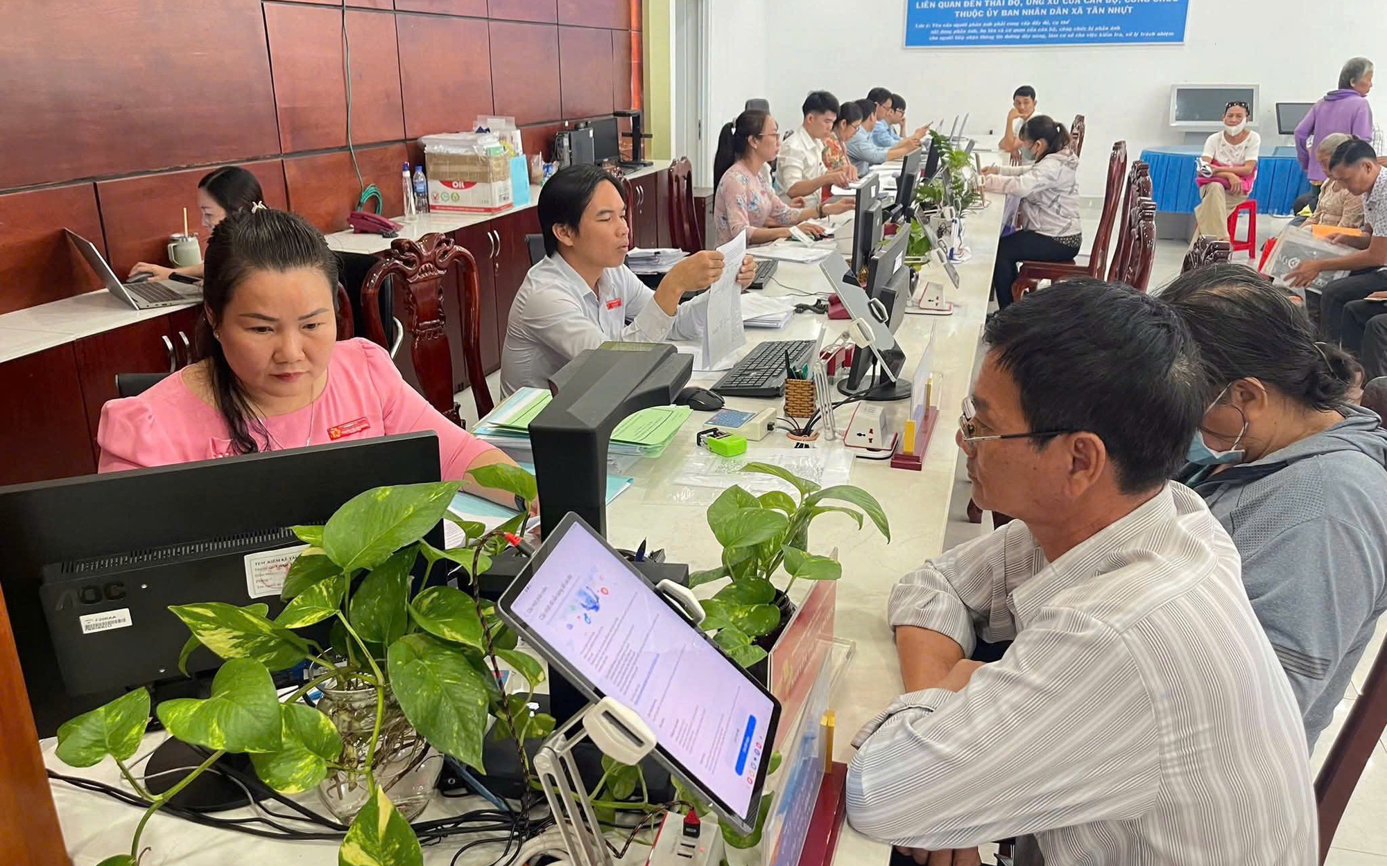 Doanh nghiệp TP.HCM chung tay xây dựng nông thôn mới, vì cộng đồng- Ảnh 5. Nông thôn mới ở TP.HCM: Hạ tầng giao thông gắn với chuyển đổi số và cải cách hành chính