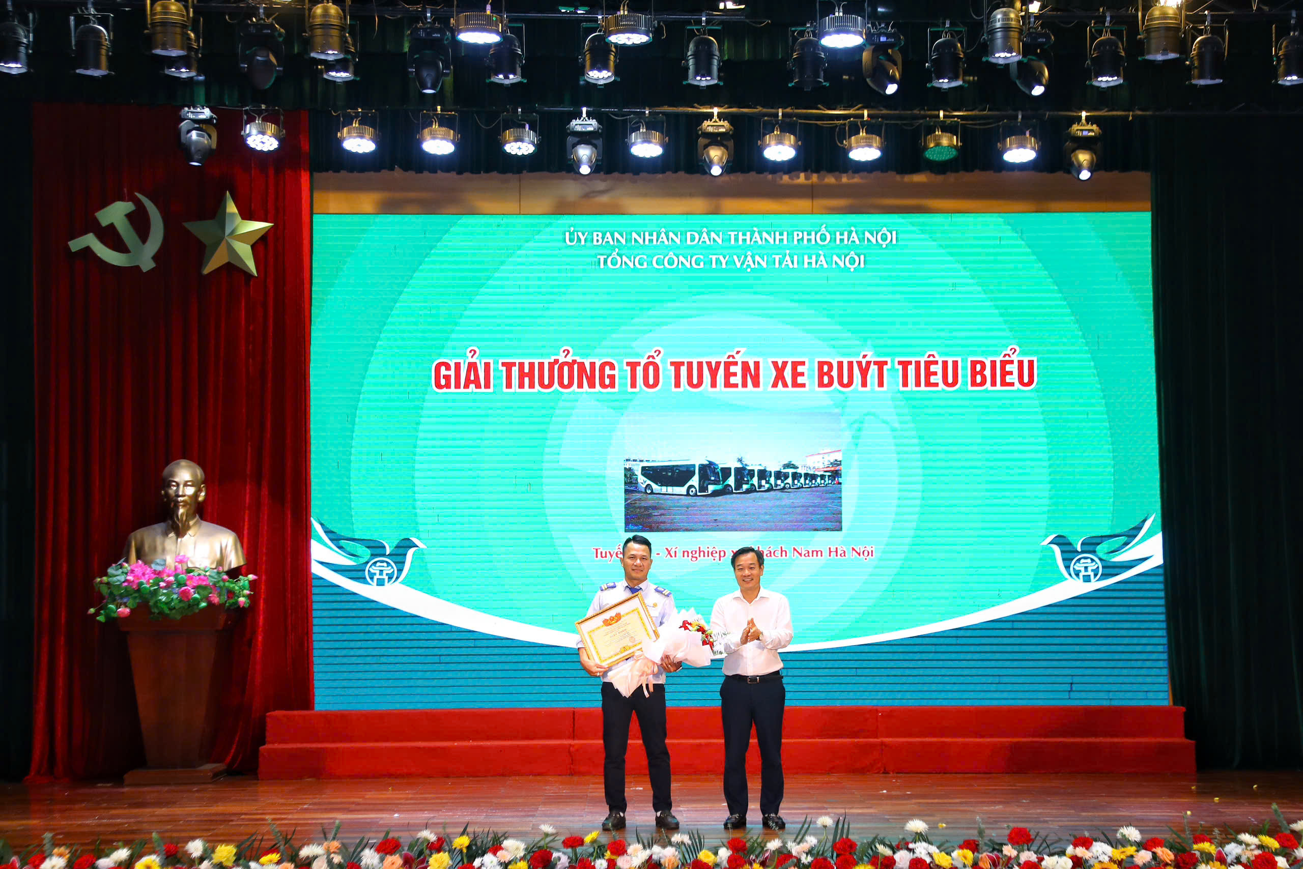 Hơn 291 nghìn lượt xe an toàn: Dấu ấn thi đua cao điểm của Transerco- Ảnh 4. Hơn 291 nghìn lượt xe an toàn: Dấu ấn thi đua cao điểm của Transerco- Ảnh 4.