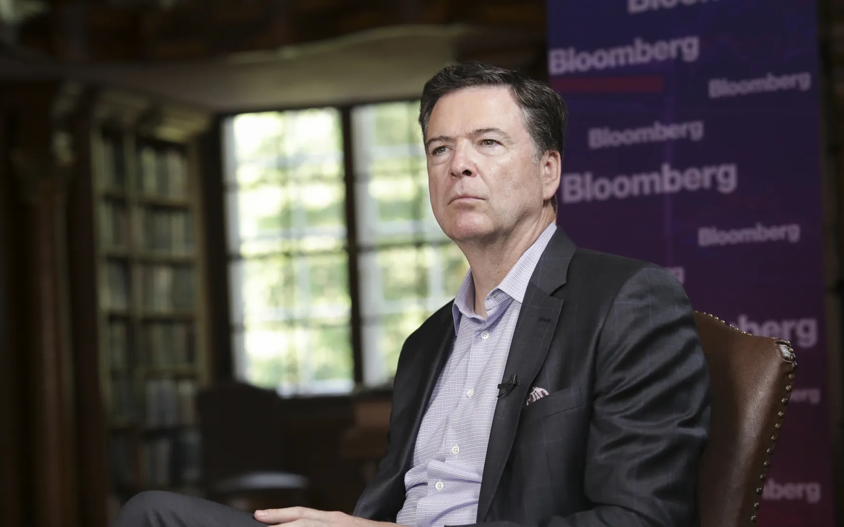 Cựu Gi&aacute;m đốc FBI James Comey bị truy tố