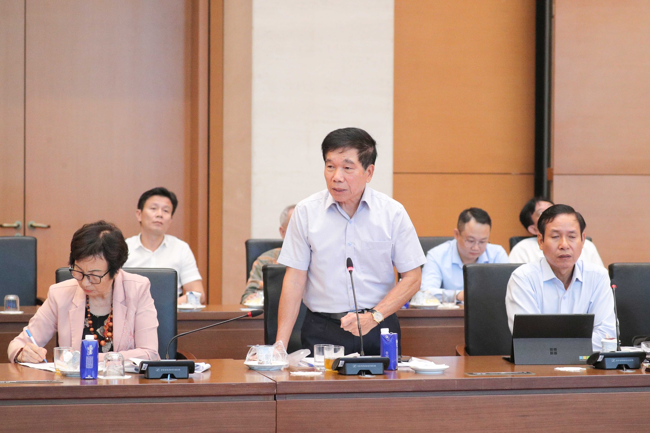 C&oacute; địa phương qu&aacute; tải, thiếu c&aacute;n bộ l&agrave;m chuy&ecirc;n m&ocirc;n x&acirc;y dựng cấp x&atilde;- Ảnh 1.