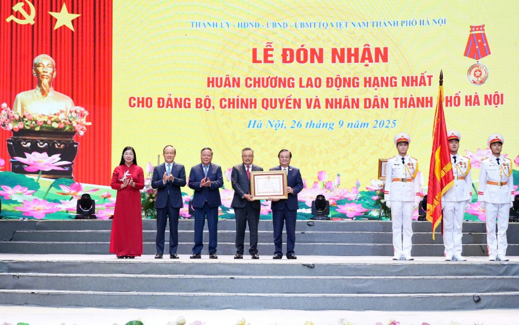 H&agrave; Nội đ&oacute;n nhận quyết định ho&agrave;n th&agrave;nh nhiệm vụ x&acirc;y dựng n&ocirc;ng th&ocirc;n mới năm 2024- Ảnh 2.
