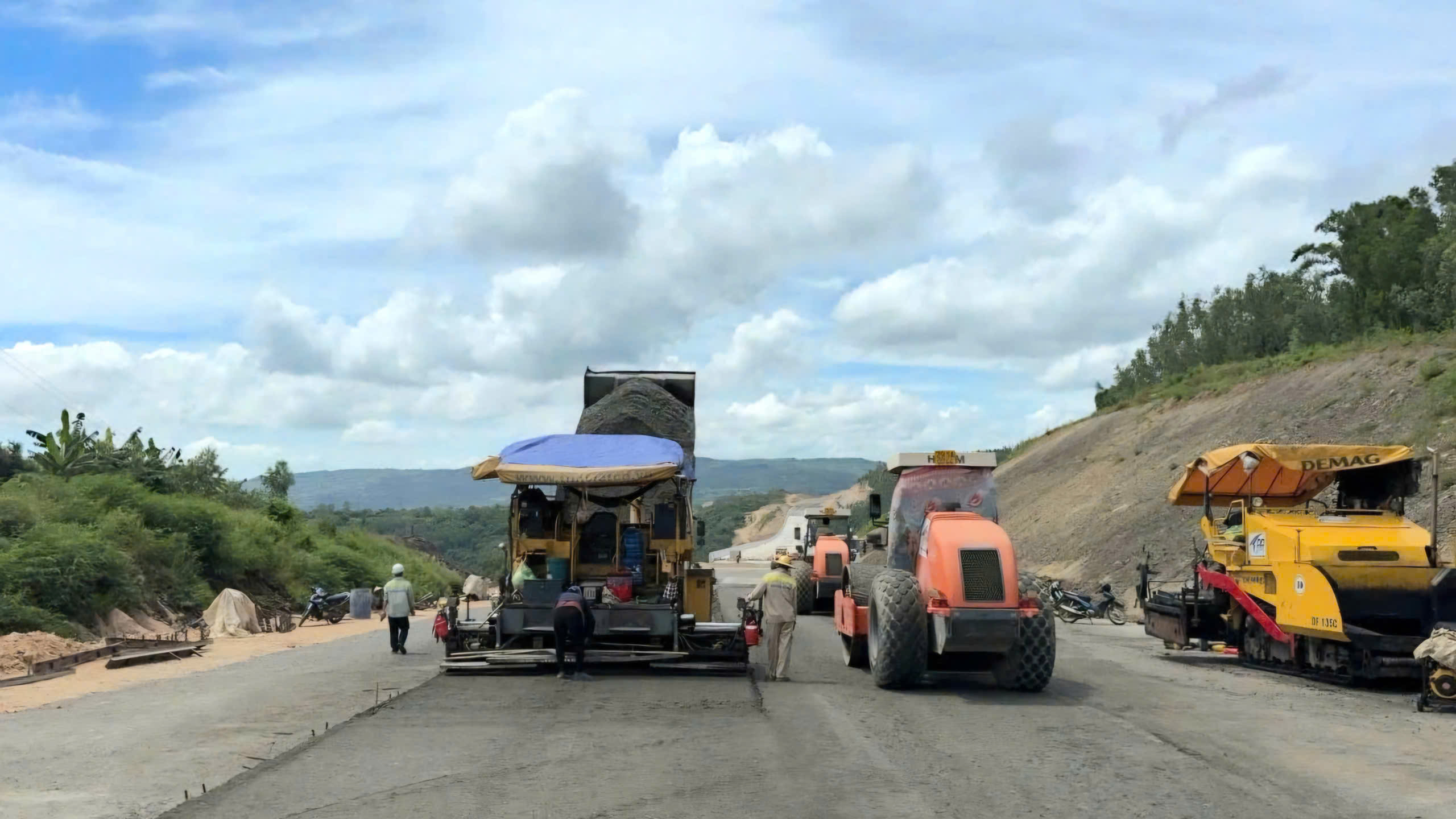 Bộ Xây dựng đề nghị tỉnh Gia Lai gỡ khó vật liệu thi công cao tốc Quy Nhơn - Chí Thạnh- Ảnh 1. Bộ Xây dựng đề nghị tỉnh Gia Lai gỡ khó vật liệu thi công cao tốc Quy Nhơn - Chí Thạnh- Ảnh 1.