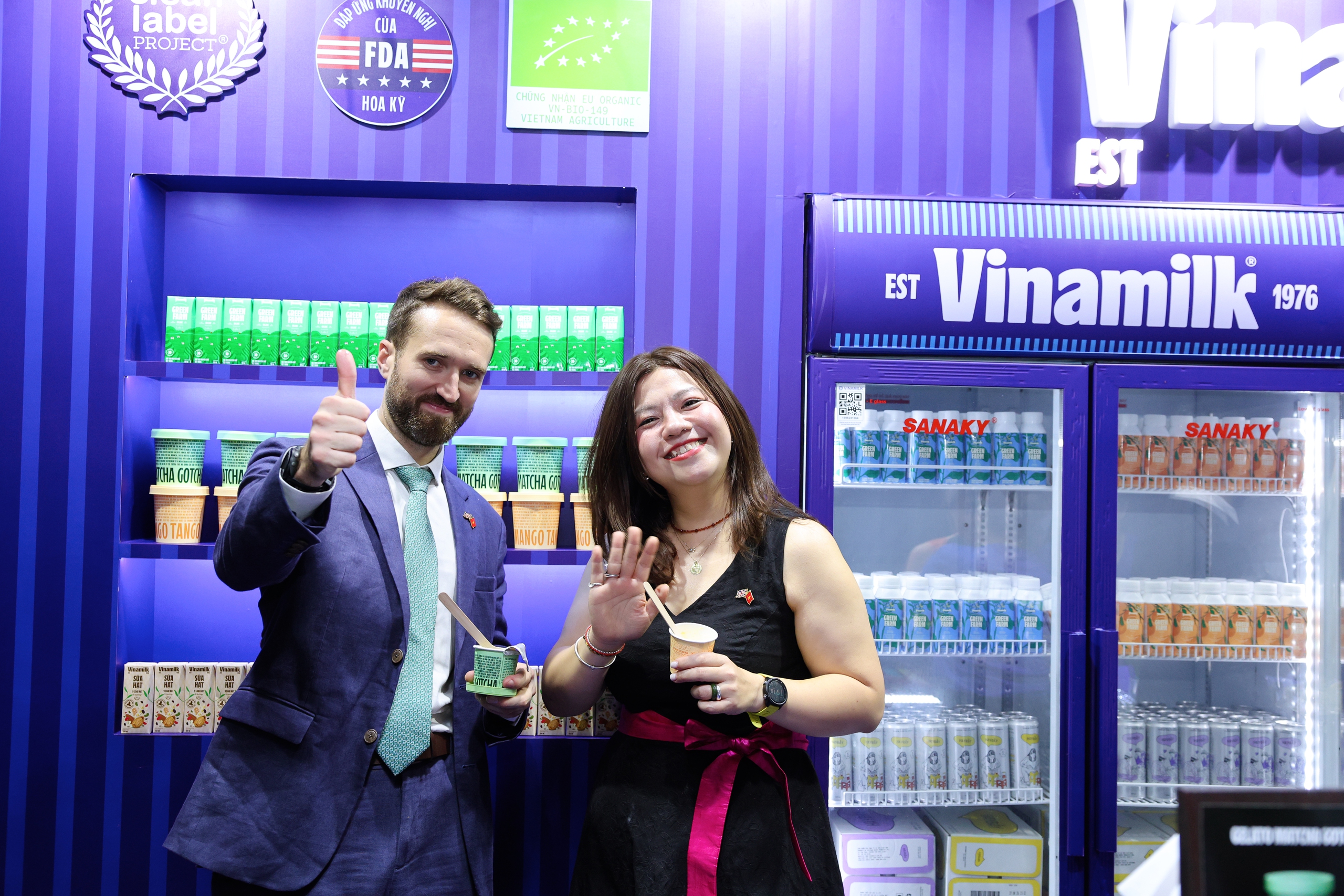 "Bật m&iacute;" m&oacute;n Việt xuất hiện trong sự kiện đ&oacute;n t&agrave;u Hải qu&acirc;n Ho&agrave;ng gia Anh- Ảnh 5.