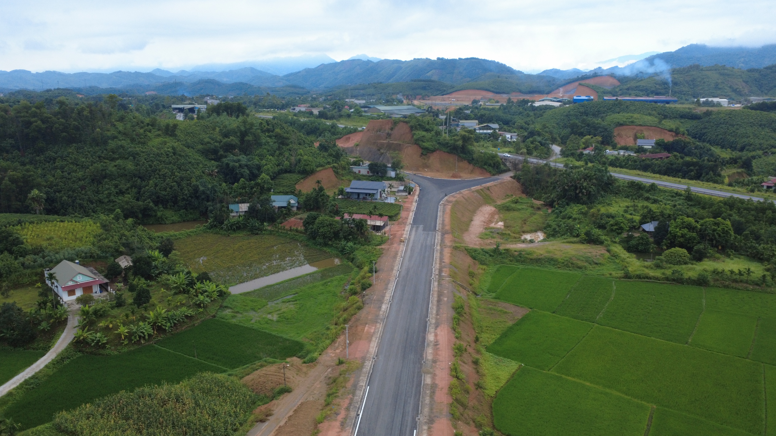 Kh&aacute;nh th&agrave;nh đường nối tỉnh lộ 163 với đường cao tốc Nội B&agrave;i - L&agrave;o Cai- Ảnh 5.