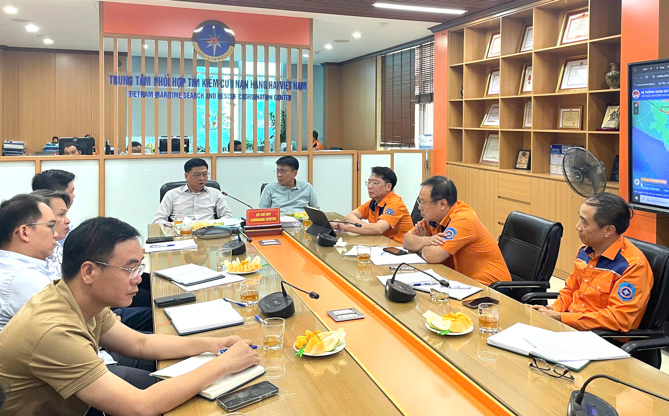 Ứng ph&oacute; b&atilde;o số 10: Kh&ocirc;ng cấp ph&eacute;p cho t&agrave;u rời cảng nếu kh&ocirc;ng an to&agrave;n- Ảnh 1.