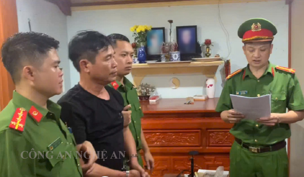 Nghệ An: Bắt đối tượng xúc phạm, bôi nhọ danh dự tổ chức, cá nhân trên mạng xã hội- Ảnh 1. Nghệ An: Bắt đối tượng xúc phạm, bôi nhọ danh dự tổ chức, cá nhân trên mạng xã hội- Ảnh 1.