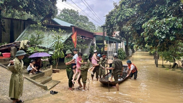 Huy động tối đa lực lượng, phương tiện ứng ph&oacute; hậu quả b&atilde;o số 10- Ảnh 1.