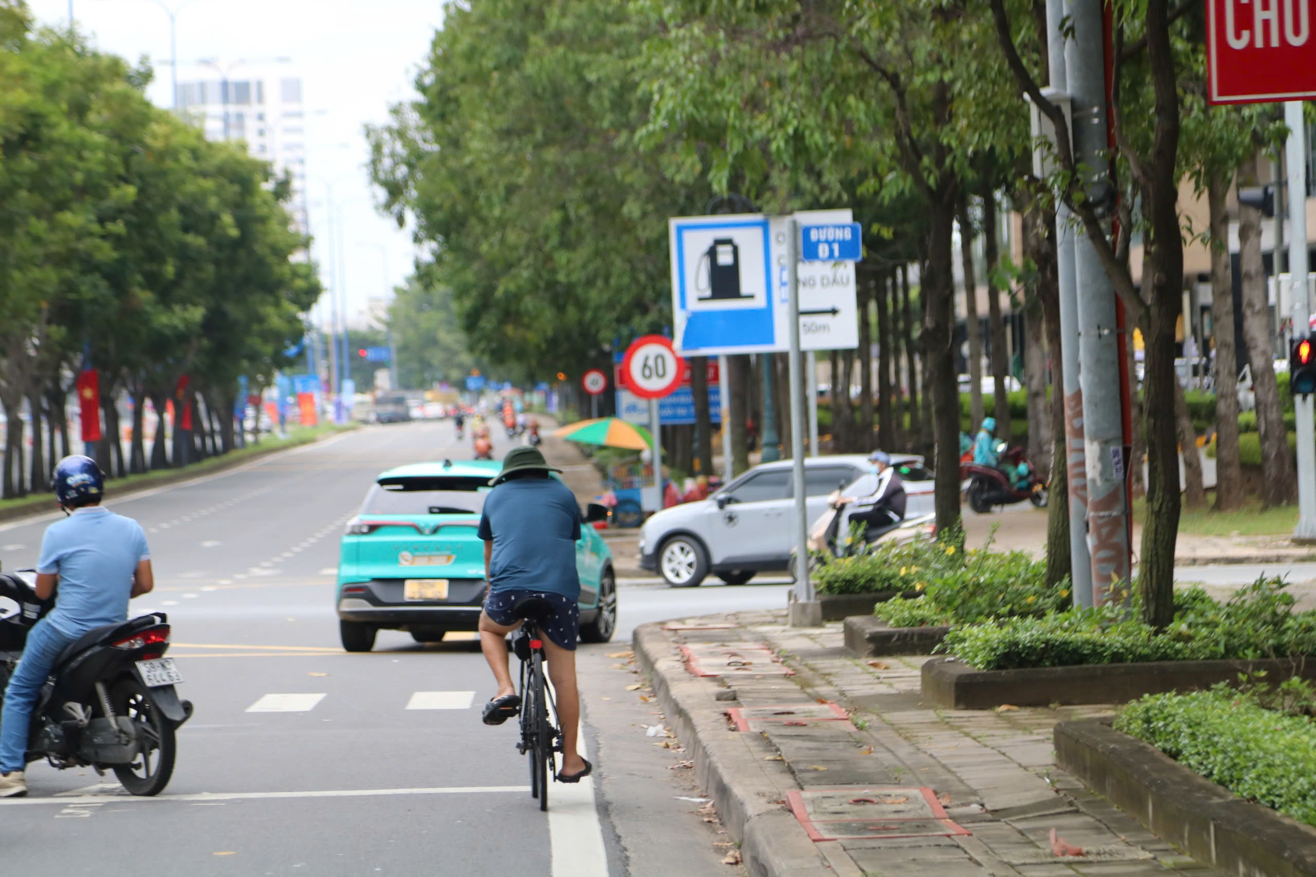 Cận cảnh tuyến đường Mai Ch&iacute; Thọ sắp c&oacute; l&agrave;n ri&ecirc;ng cho xe đạp trị gi&aacute; hơn 12,7 tỷ đồng- Ảnh 7.