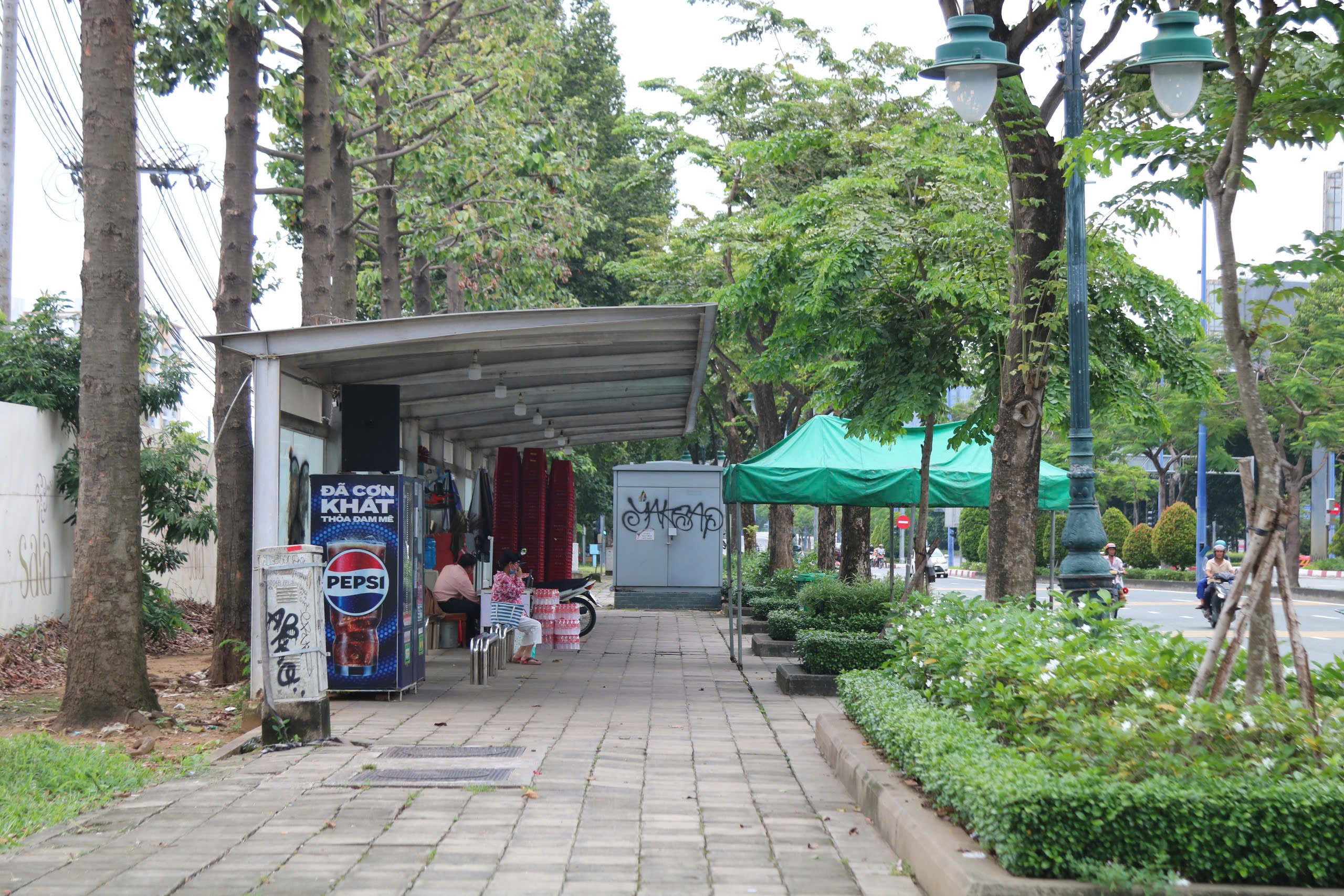 Cận cảnh tuyến đường Mai Ch&iacute; Thọ sắp c&oacute; l&agrave;n ri&ecirc;ng cho xe đạp trị gi&aacute; hơn 12,7 tỷ đồng- Ảnh 11.